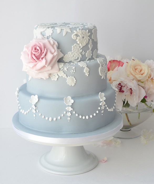 Vintage rose and lace wedding cake in Geneva Petra Cakes